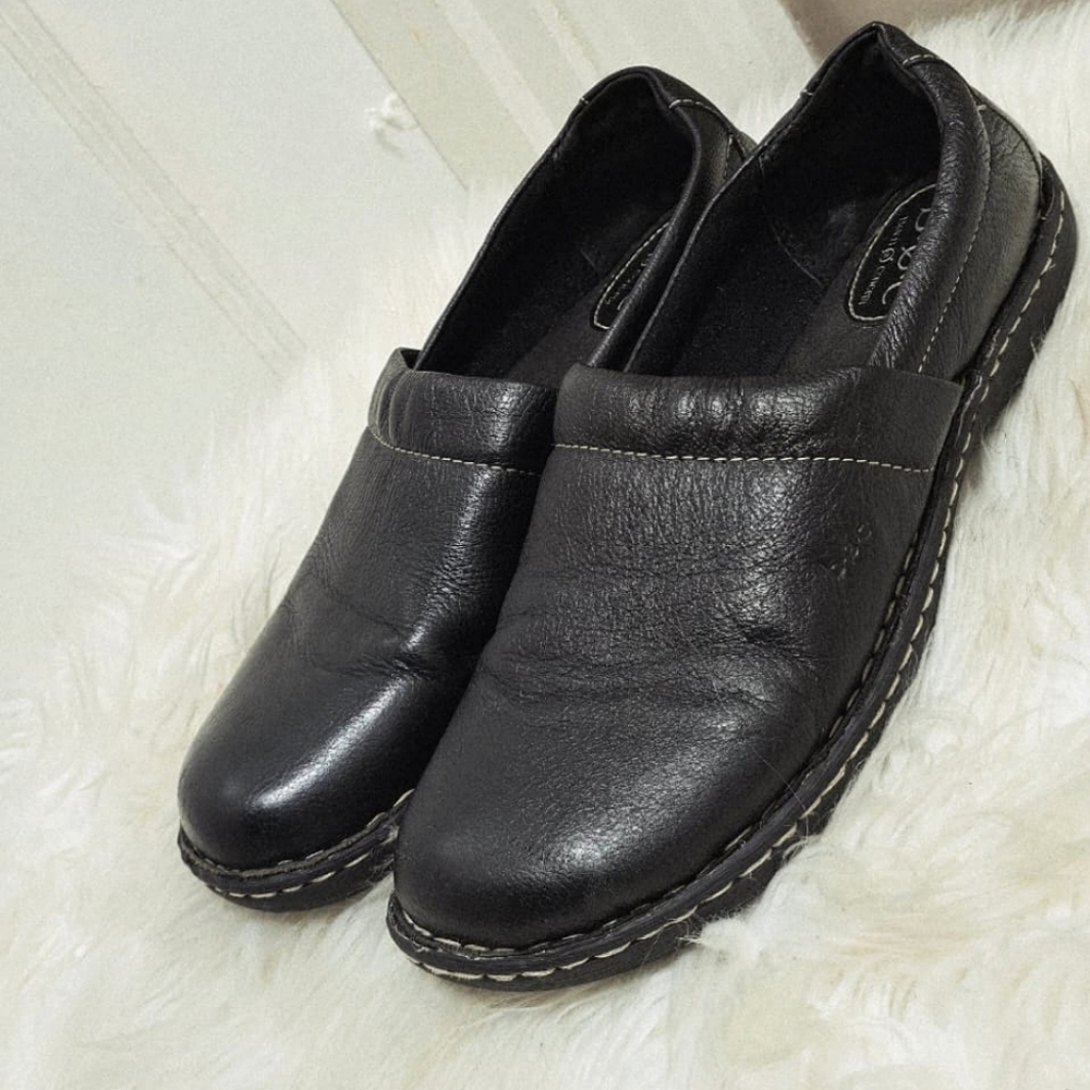 B.O.C Black Leather Slip On Loafers Size 9M✌️